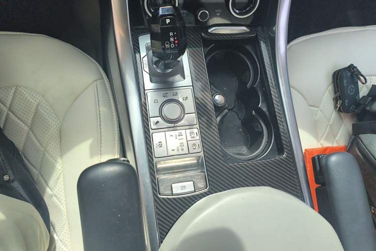 Used Land Rover Range Sport 2014 3.0 SC V6 HSE Gear Lever