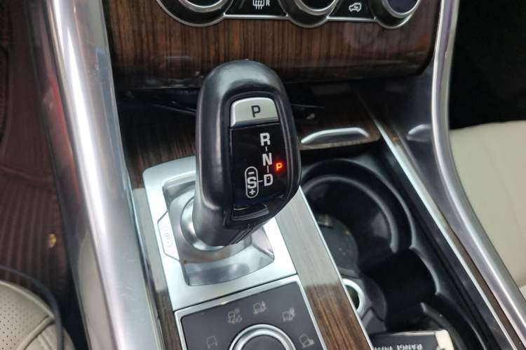 Used Land Rover Range Sport 2014 3.0 SC V6 HSE Gear Lever