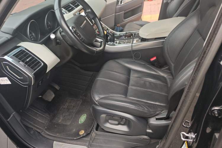 Used Land Rover Range Sport 2014 3.0 SC V6 HSE Left Front Seat