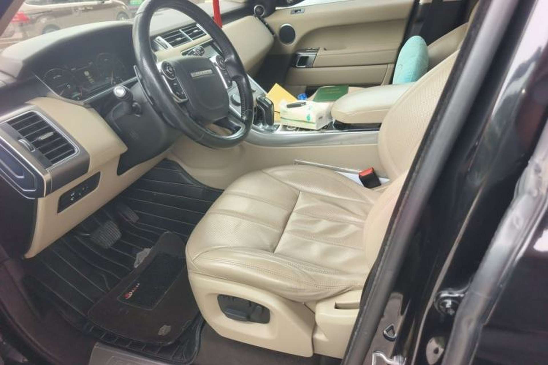 Used Land Rover Range Sport  Left Front Seat