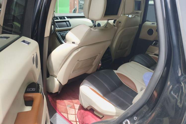 Used Land Rover Range Sport 2014 3.0 SC V6 HSE Left Rear Seat