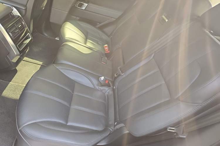 Used Land Rover Range Sport 2014 3.0 SC V6 HSE Left Rear Seat