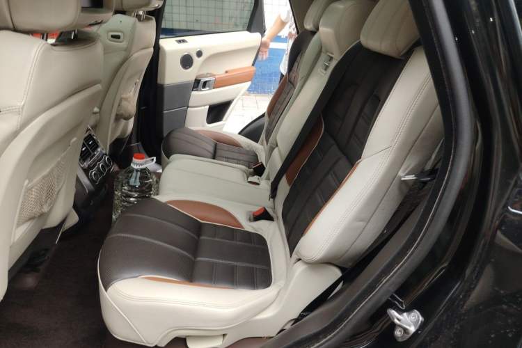 Used Land Rover Range Sport 2014 3.0 SC V6 HSE Left Rear Seat
