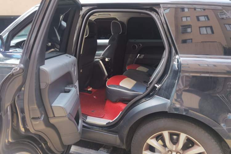 Used Land Rover Range Sport 2014 3.0 SC V6 HSE Left Rear Seat
