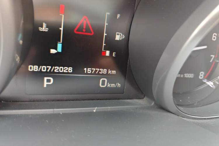 Used Land Rover Range Sport 2014 3.0 SC V6 HSE Odometer Close Up