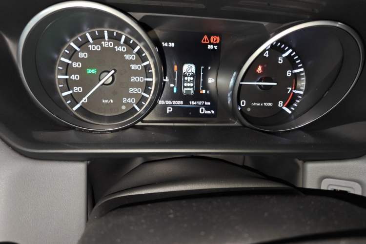 Used Land Rover Range Sport 2014 3.0 SC V6 HSE Odometer Close Up
