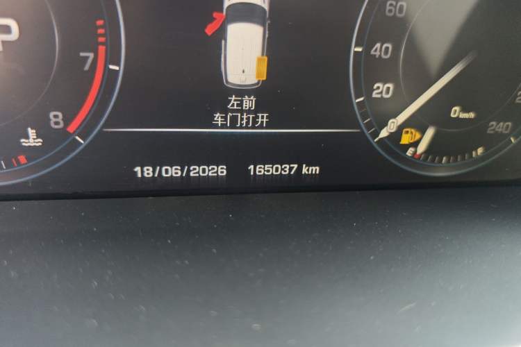 Used Land Rover Range Sport 2014 3.0 SC V6 HSE DYNAMIC Odometer Close Up