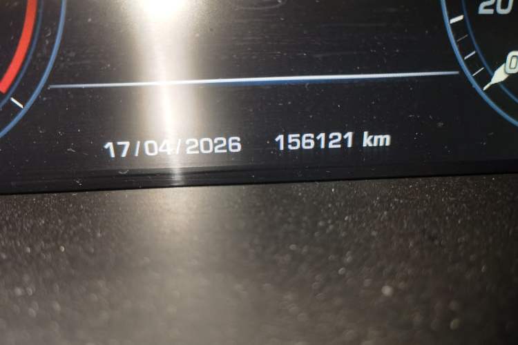 Used Land Rover Range Sport 2014 3.0 SC V6 HSE Odometer Close Up