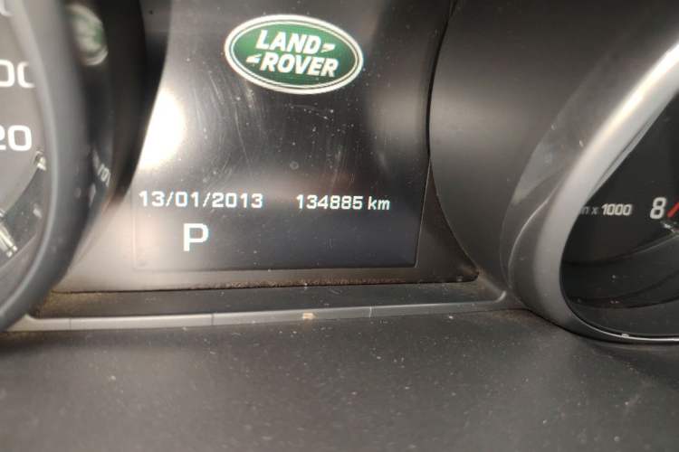 Used Land Rover Range Sport 2014 3.0 SC V6 HSE Odometer Close Up