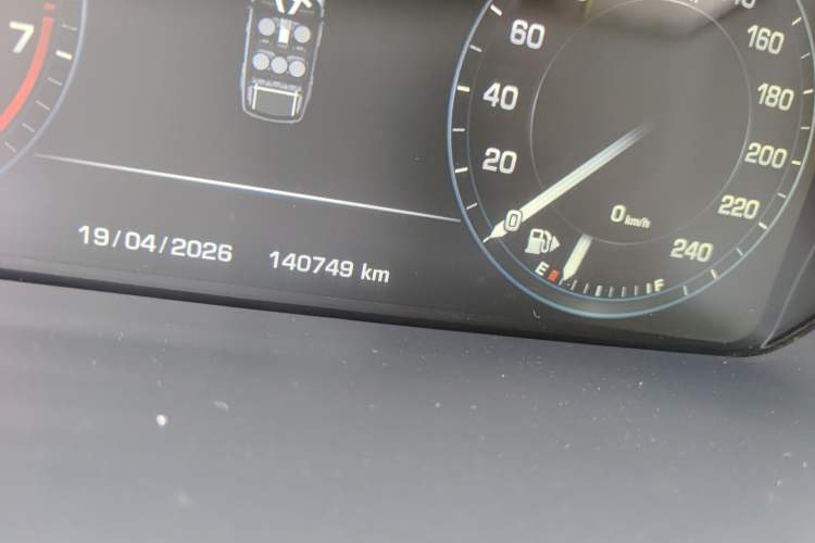 Used Land Rover Range Sport 2014 3.0 SC V6 HSE DYNAMIC Odometer Close Up