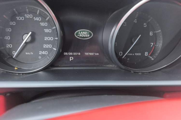Used Land Rover Range Sport 2014 3.0 SC V6 HSE Odometer Close Up