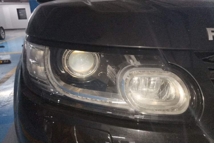 Used Land Rover Range Sport 2014 3.0 SC V6 HSE DYNAMIC Right Front Headlight