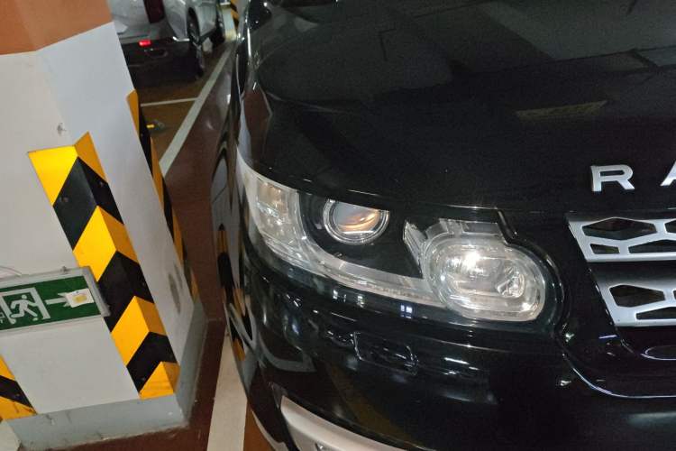 Used Land Rover Range Sport 2014 3.0 SC V6 HSE Right Front Headlight