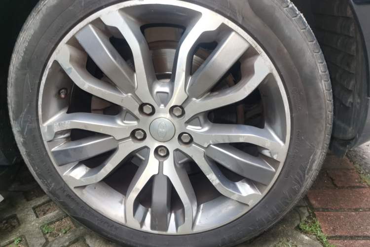 Used Land Rover Range Sport 2014 3.0 SC V6 HSE Right Front Wheel Hub