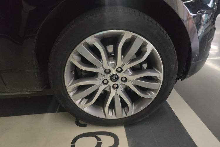 Used Land Rover Range Sport 2014 3.0T V6 Gasoline Version Low-Power Edition U.S. Specification Right Front Wheel Hub