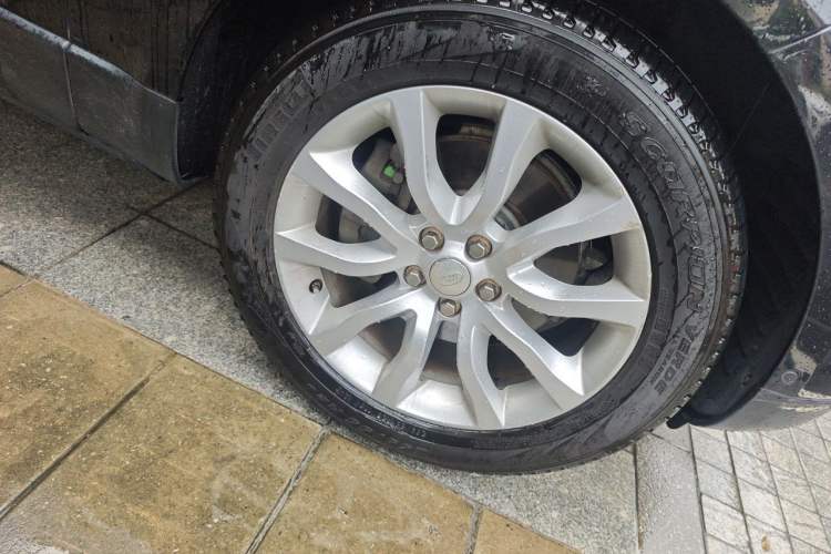 Used Land Rover Range Sport 2014 3.0 SC V6 HSE Right Front Wheel Hub