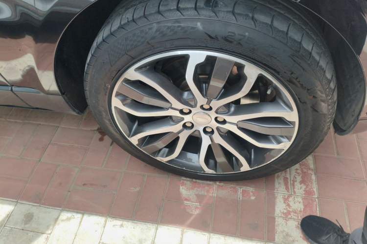 Used Land Rover Range Sport 2014 3.0 SC V6 HSE Right Front Wheel Hub