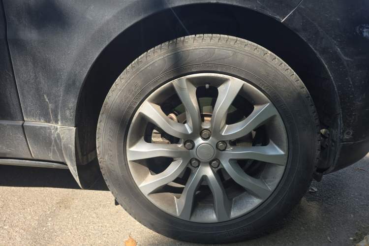 Used Land Rover Range Sport 2014 3.0 SC V6 HSE Right Front Wheel Hub