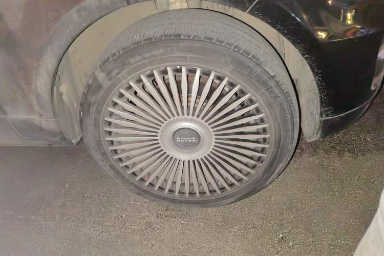 Used Land Rover Range Sport 2014 3.0 SC V6 HSE Right Front Wheel Hub