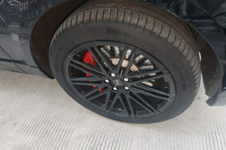 Used Land Rover Range Sport 2014 3.0 SC V6 HSE Right Front Wheel Hub
