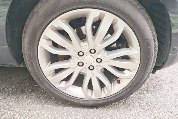 Used Land Rover Range Sport 2014 3.0 SC V6 HSE DYNAMIC Right Front Wheel Hub