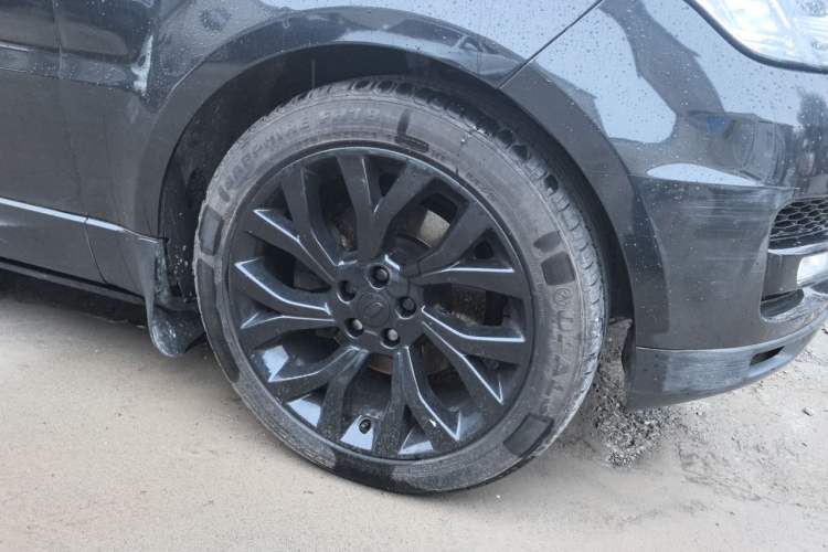 Used Land Rover Range Sport 2014 3.0 SC V6 HSE Right Front Wheel Hub