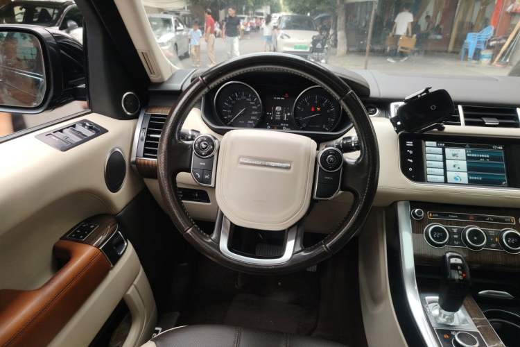 Used Land Rover Range Sport 2014 3.0 SC V6 HSE Steering Wheel
