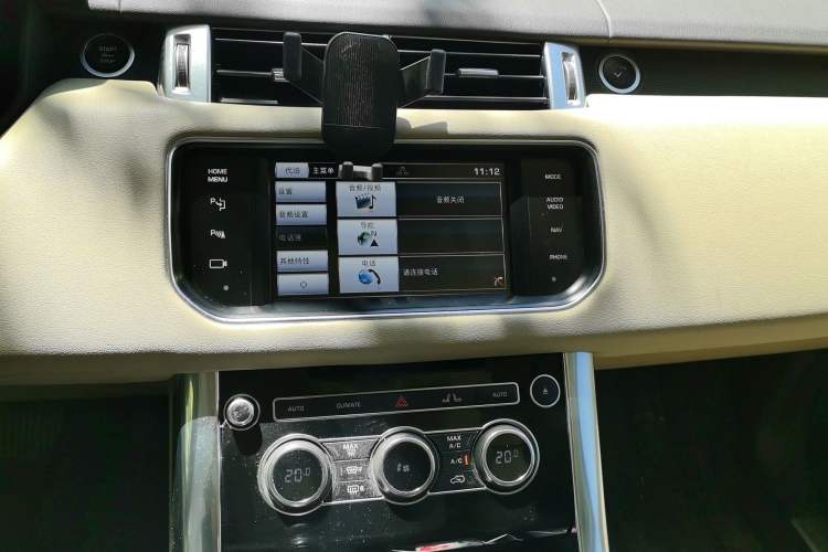 Used Land Rover Range Sport 2014 3.0 SC V6 HSE Audio And AC Panel