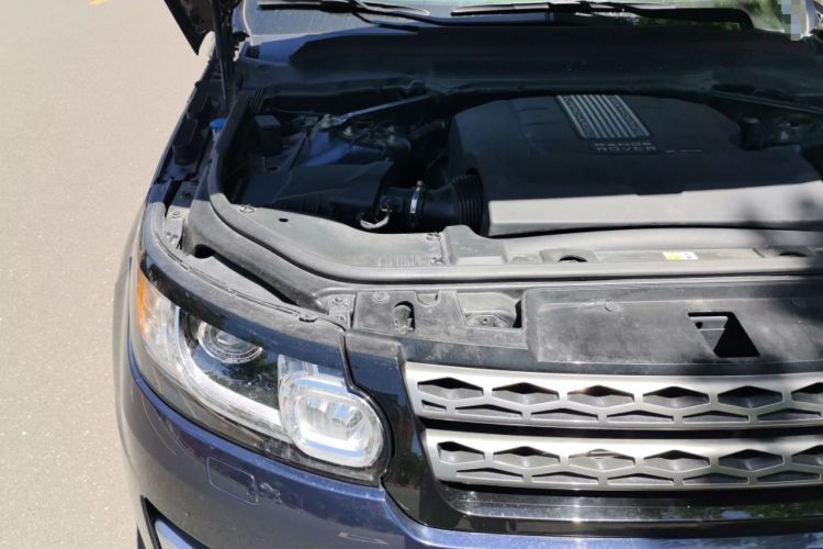 Used Land Rover Range Sport 2014 3.0 SC V6 HSE Engine Bay Right