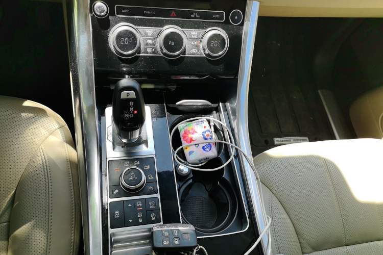 Used Land Rover Range Sport 2014 3.0 SC V6 HSE Gear Lever