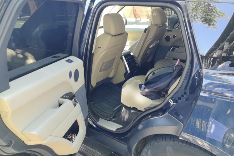 Used Land Rover Range Sport 2014 3.0 SC V6 HSE Left Rear Seat
