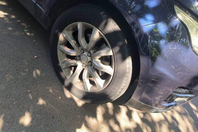 Used Land Rover Range Sport 2014 3.0 SC V6 HSE Right Front Wheel Hub