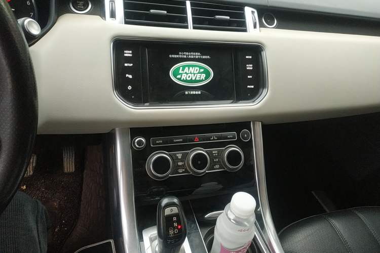 Used Land Rover Range Sport 2014 3.0 SC V6 HSE Audio And AC Panel