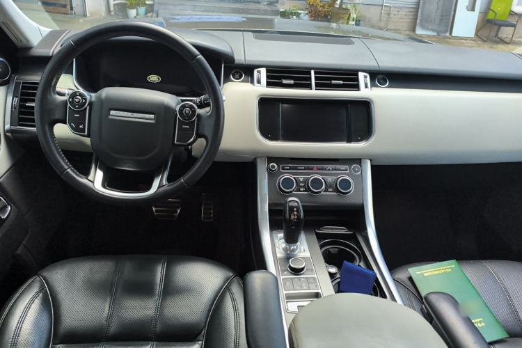 Used Land Rover Range Sport 2014 3.0 SC V6 HSE DYNAMIC Center Console