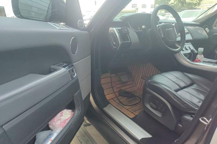 Used Land Rover Range Sport 2014 3.0 SC V6 HSE Driver Seat