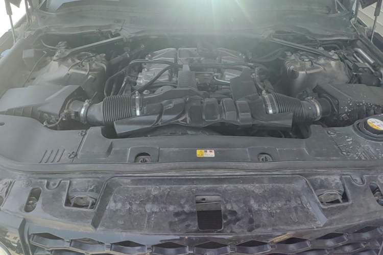 Used Land Rover Range Sport 2014 3.0 SC V6 HSE Engine Bay