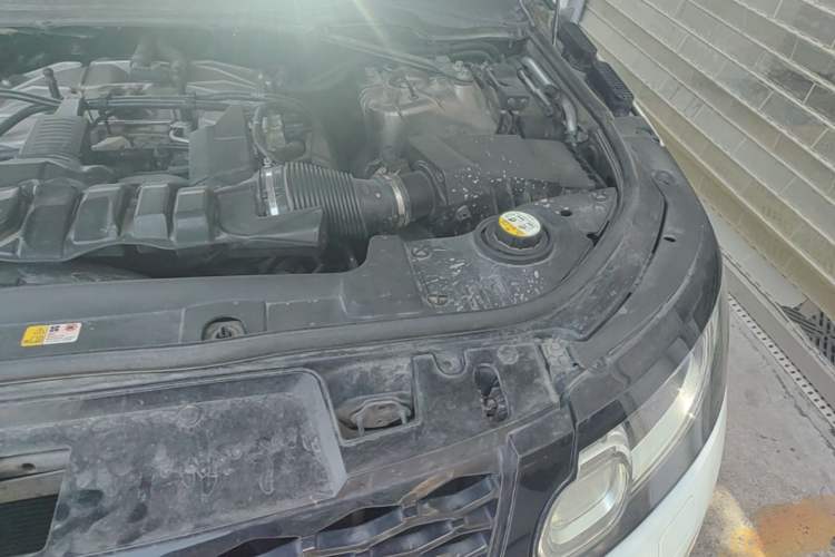 Used Land Rover Range Sport 2014 3.0 SC V6 HSE Engine Bay Left
