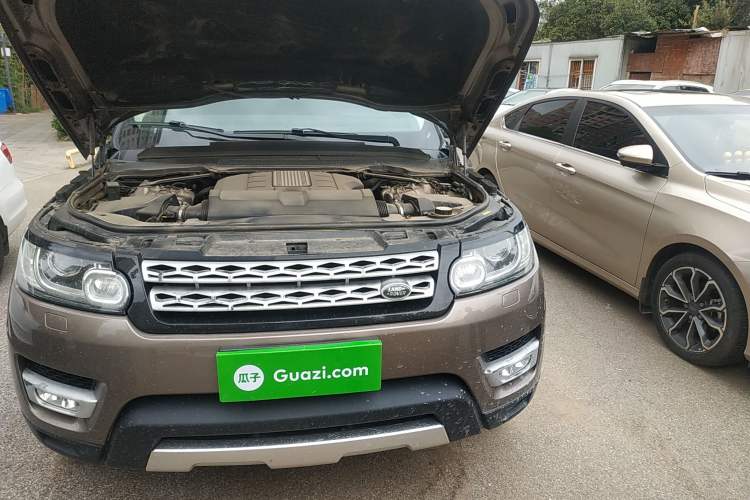 Used Land Rover Range Sport 2014 3.0 SC V6 HSE Engine Bay Left