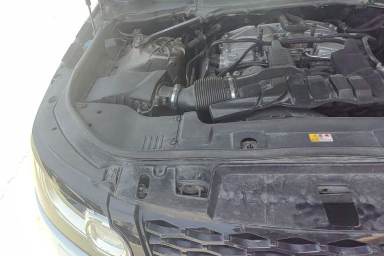 Used Land Rover Range Sport 2014 3.0 SC V6 HSE Engine Bay Right