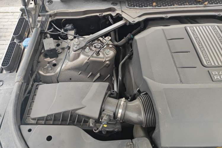 Used Land Rover Range Sport 2014 3.0 SC V6 HSE DYNAMIC Engine Bay Right