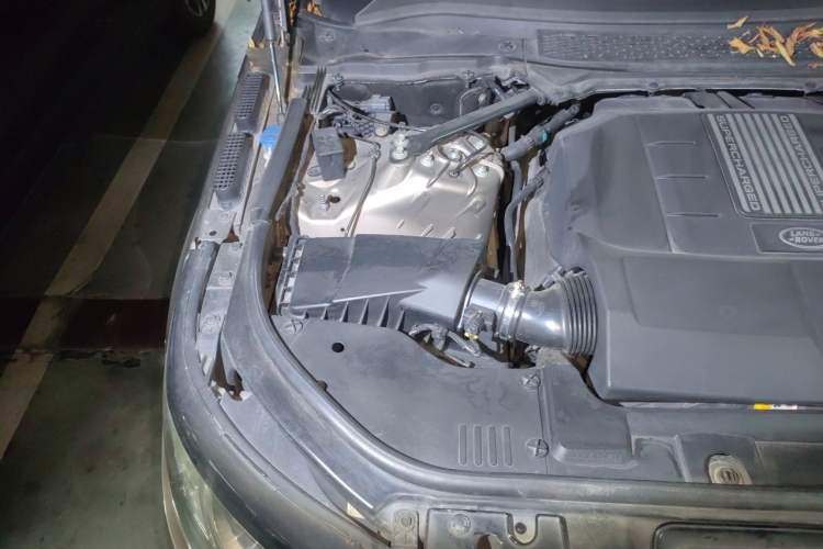 Used Land Rover Range Sport 2014 3.0 SC V6 HSE DYNAMIC Engine Bay Right