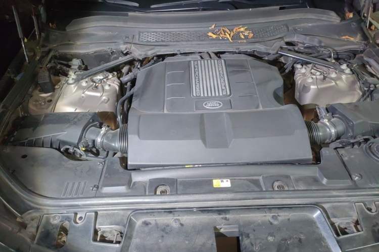 Used Land Rover Range Sport 2014 3.0 SC V6 HSE DYNAMIC Engine Bay