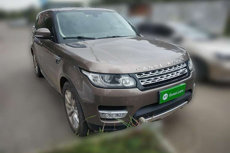 Used Land Rover Range Sport 2014 3.0 SC V6 HSE Front Right 45 Deg