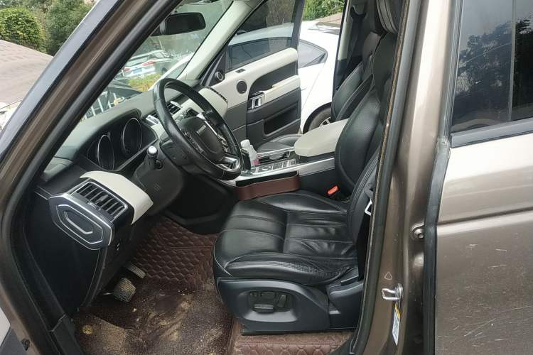 Used Land Rover Range Sport 2014 3.0 SC V6 HSE Left Front Seat