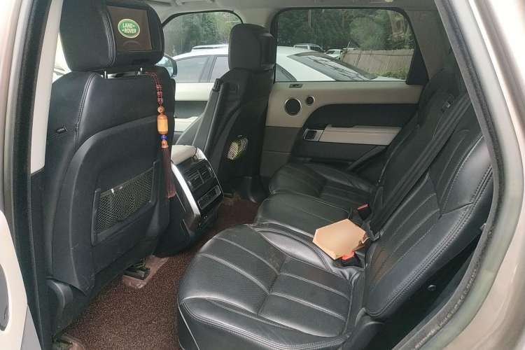 Used Land Rover Range Sport 2014 3.0 SC V6 HSE Left Rear Seat