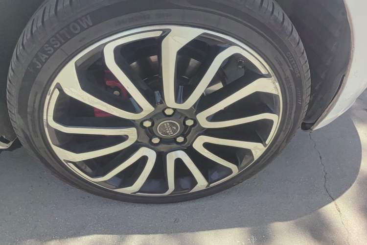 Used Land Rover Range Sport 2014 3.0 SC V6 HSE Right Front Wheel Hub