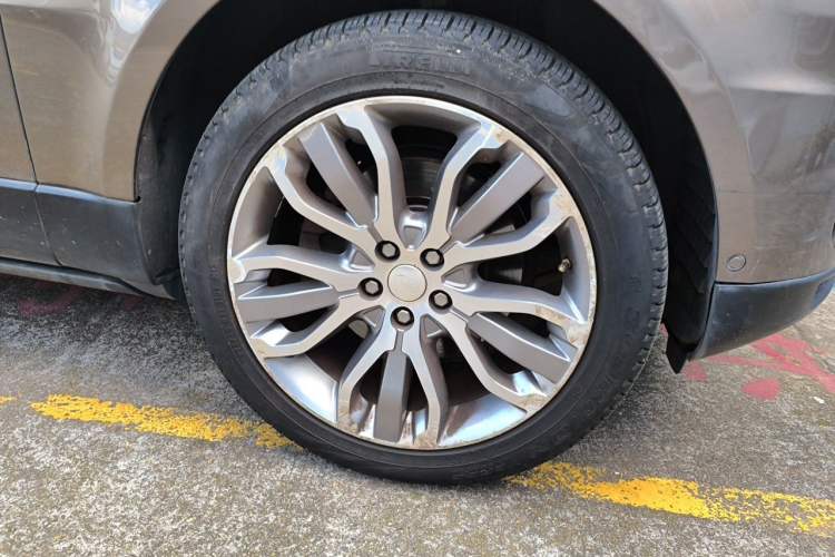 Used Land Rover Range Sport 2014 3.0 SC V6 HSE DYNAMIC Right Front Wheel Hub