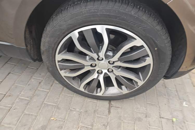 Used Land Rover Range Sport 2014 3.0 SC V6 HSE DYNAMIC Right Front Wheel Hub