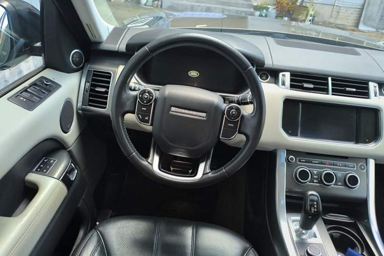Used Land Rover Range Sport 2014 3.0 SC V6 HSE DYNAMIC Steering Wheel
