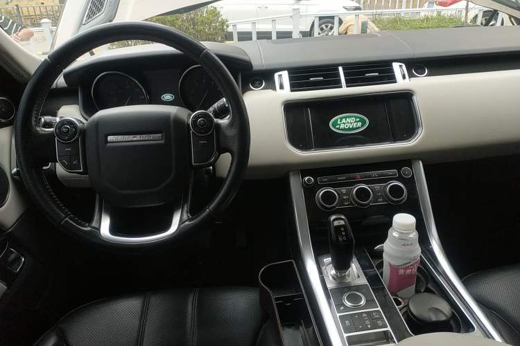 Used Land Rover Range Sport 2014 3.0 SC V6 HSE Steering Wheel